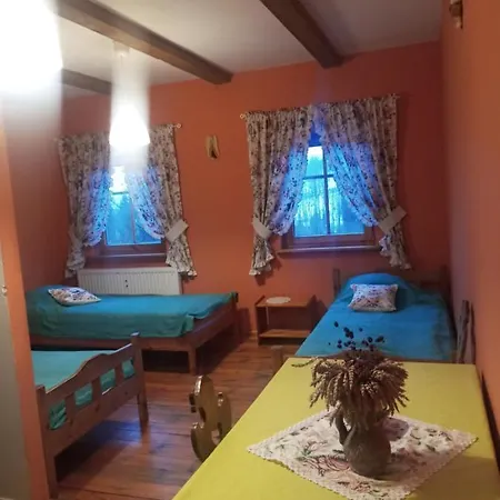 Pod Swierkiem Farm stay Srebrna Gora