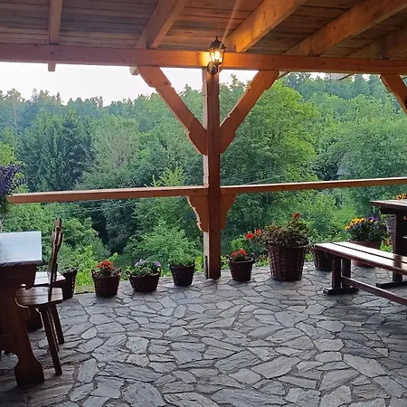 Çiftlik konaklama Pod Swierkiem *